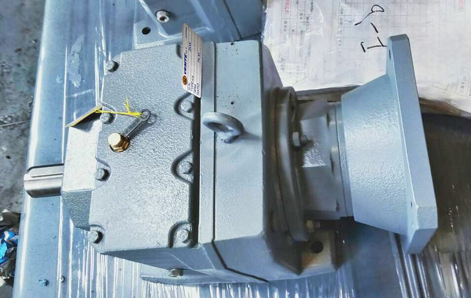 破碎機(jī)減速機(jī)，大扭矩減速機(jī),齒輪減速電機(jī)